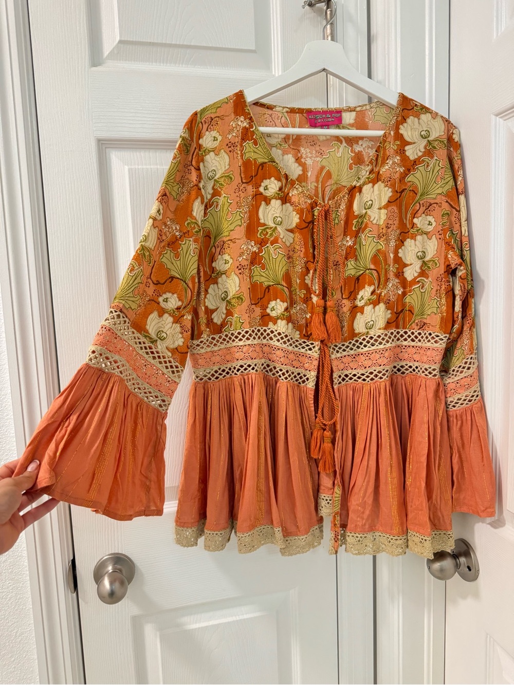 NJ Couture Paris boho-chic metallic floral blouse tie-front tassels sizeM orange